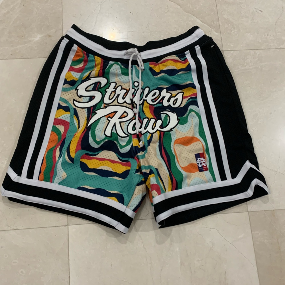 STRIVERS ROW - LIQUID HOOP SHORT SIZE L